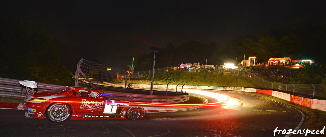 Mercedes SLS night trail