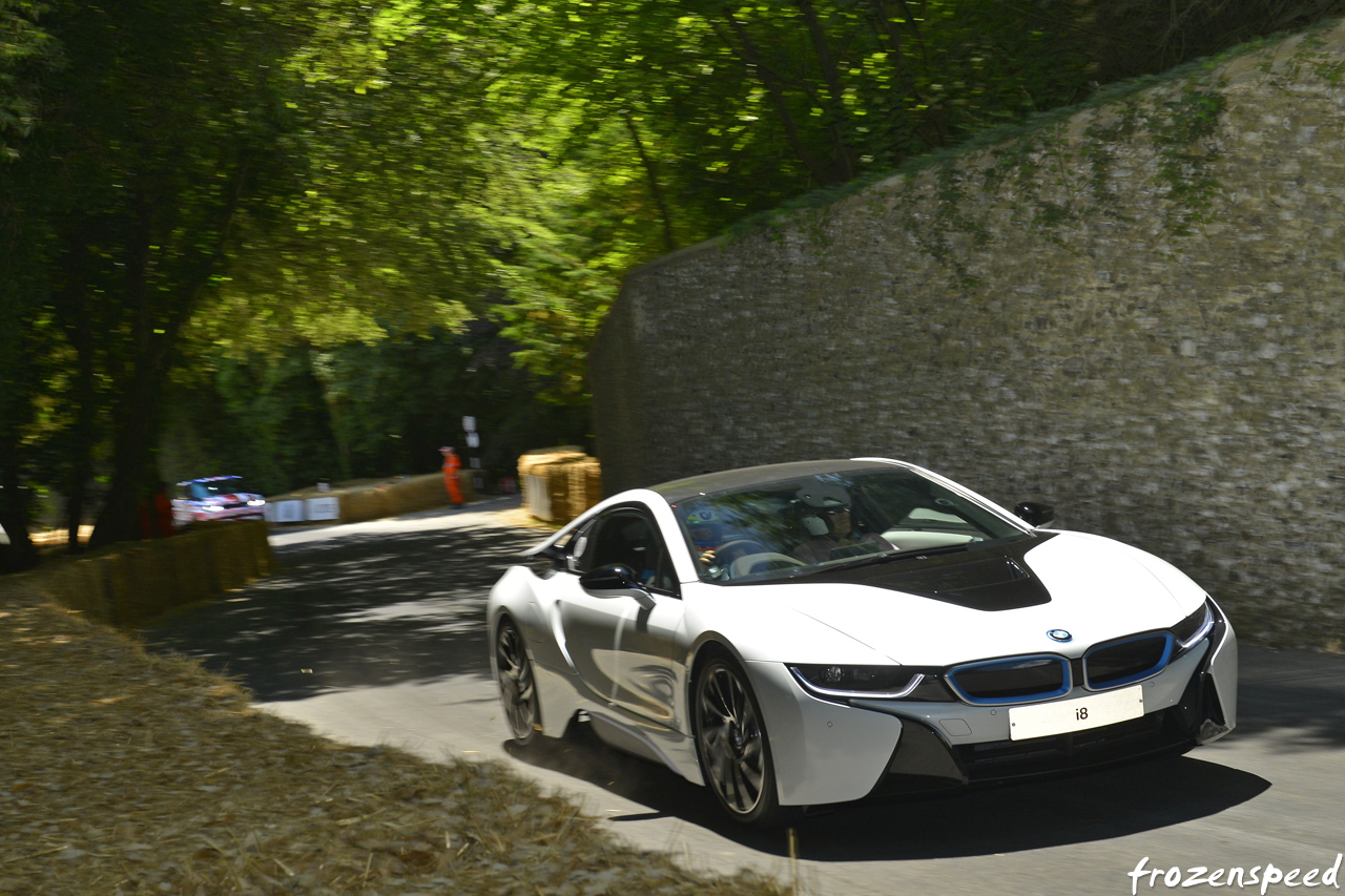 BMW i8 Flintwall