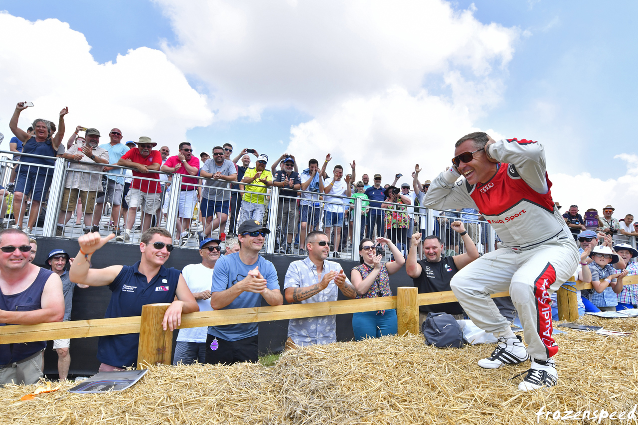 Tom Kristensen playing with the crowd