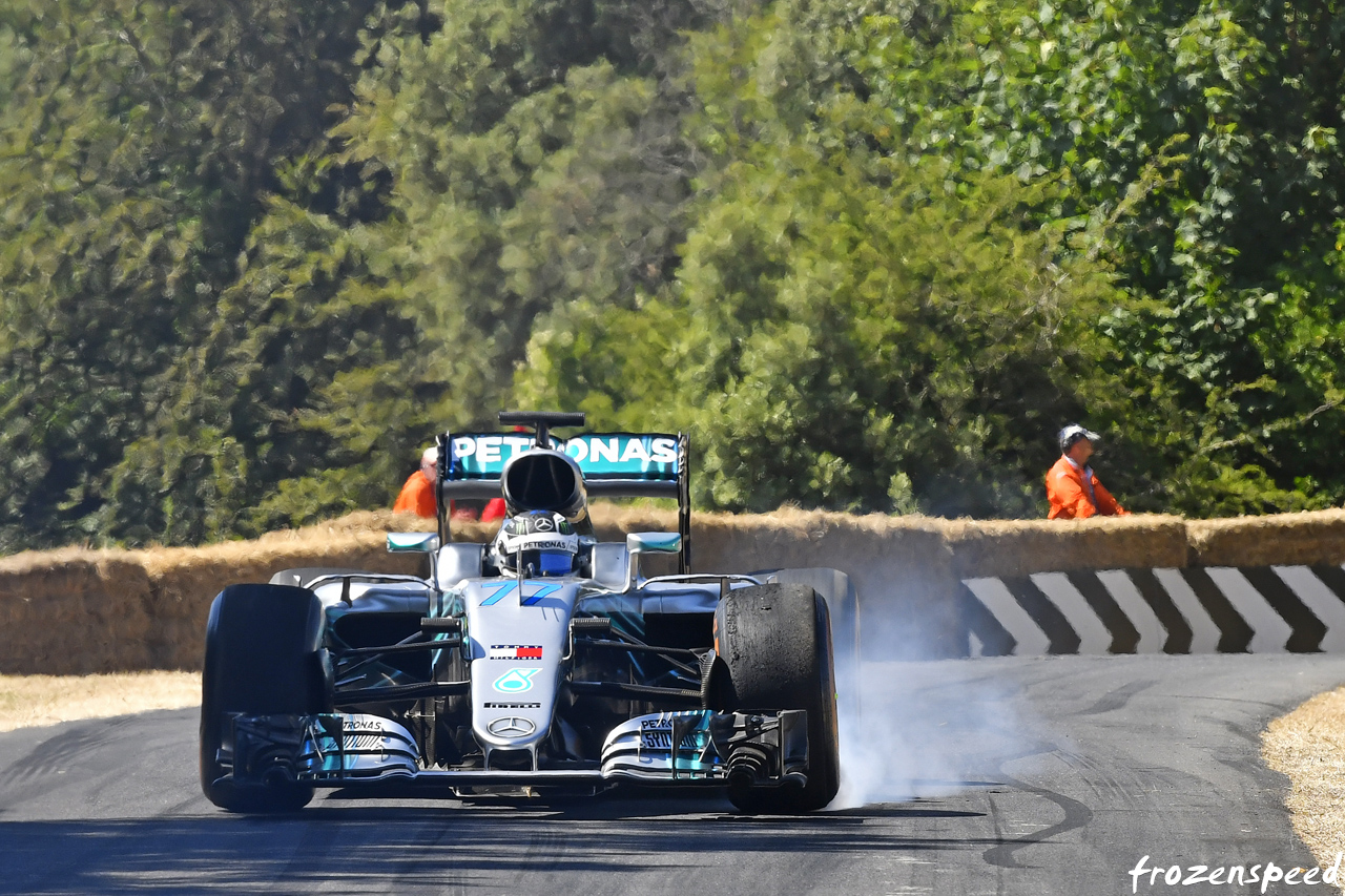 Valtteri Bottas lockup smoke