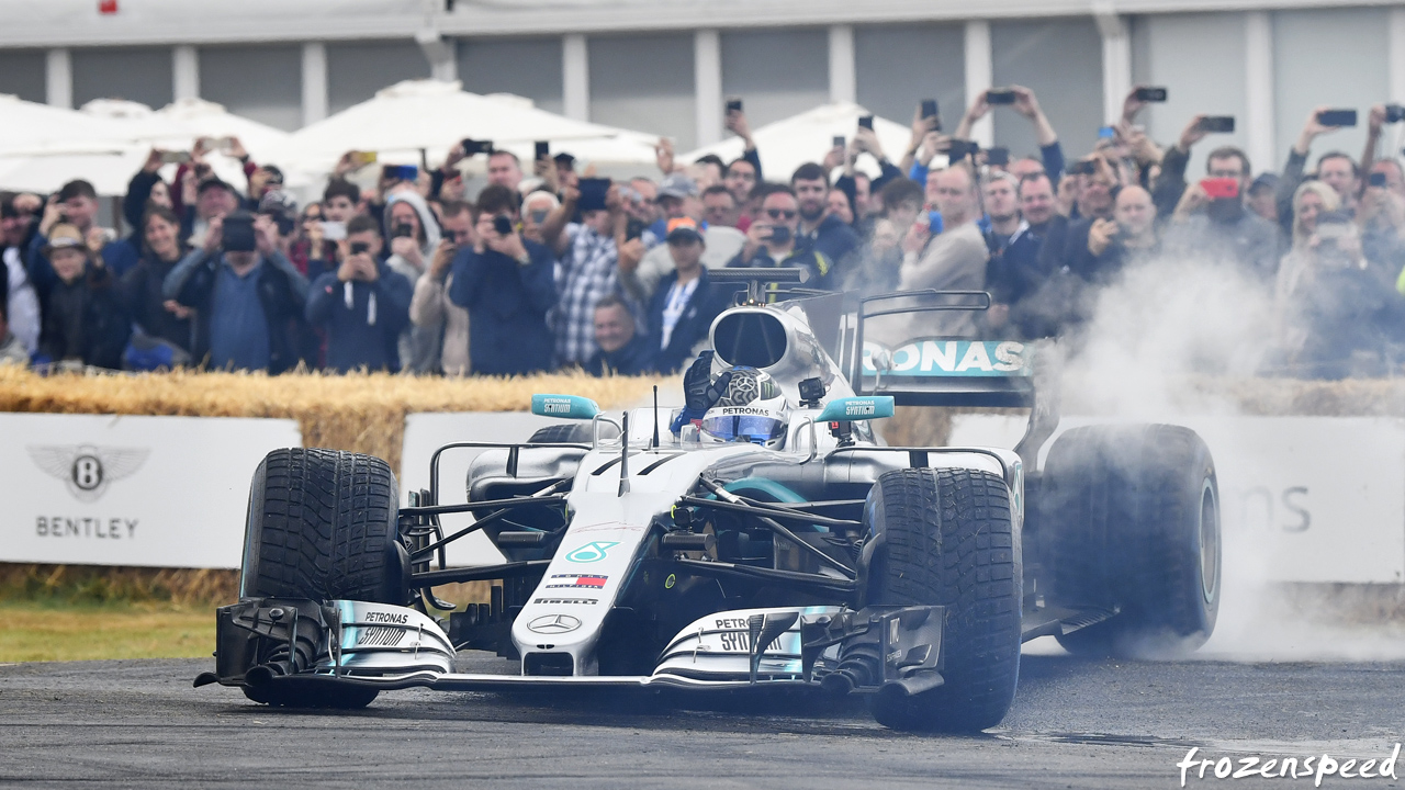 Valtteri Bottas donut burnout