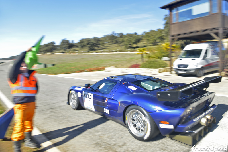 Ascari pitlane Ford GT