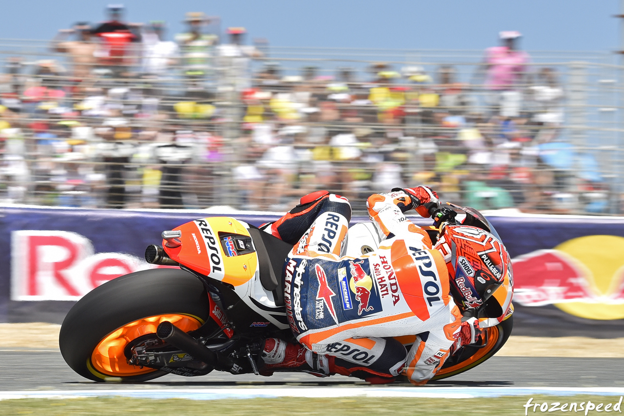 Marc Marquez elbow down