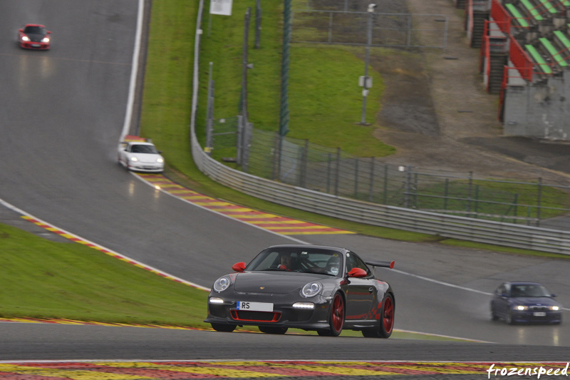 GT3RS formation at Eau Rouge