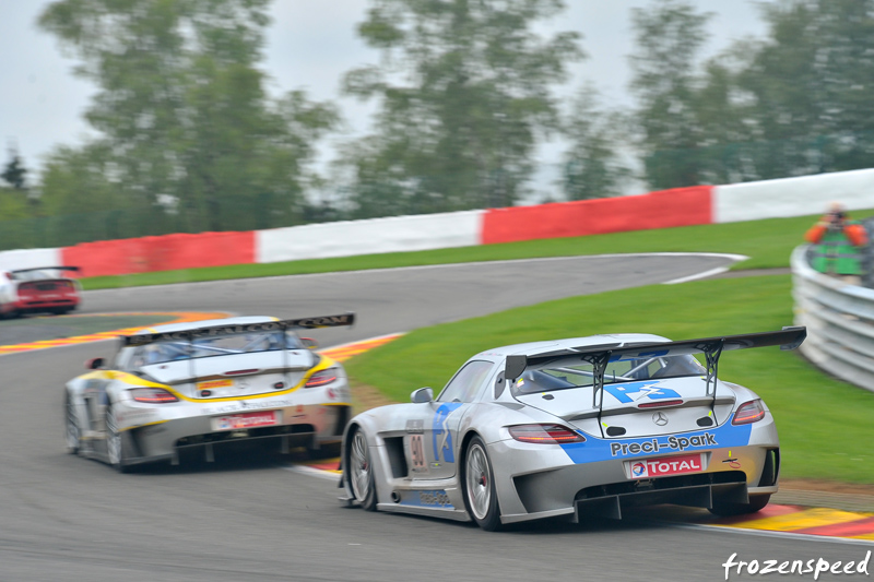 Mercedes SLS GT3 chase