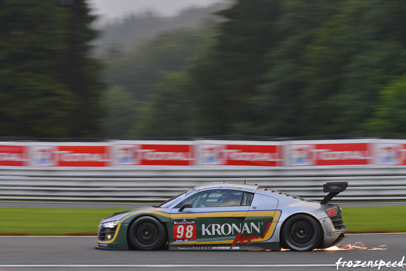 Kronan R8 Eau Rouge sparks