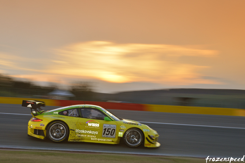 Manthey GT3R at dusk