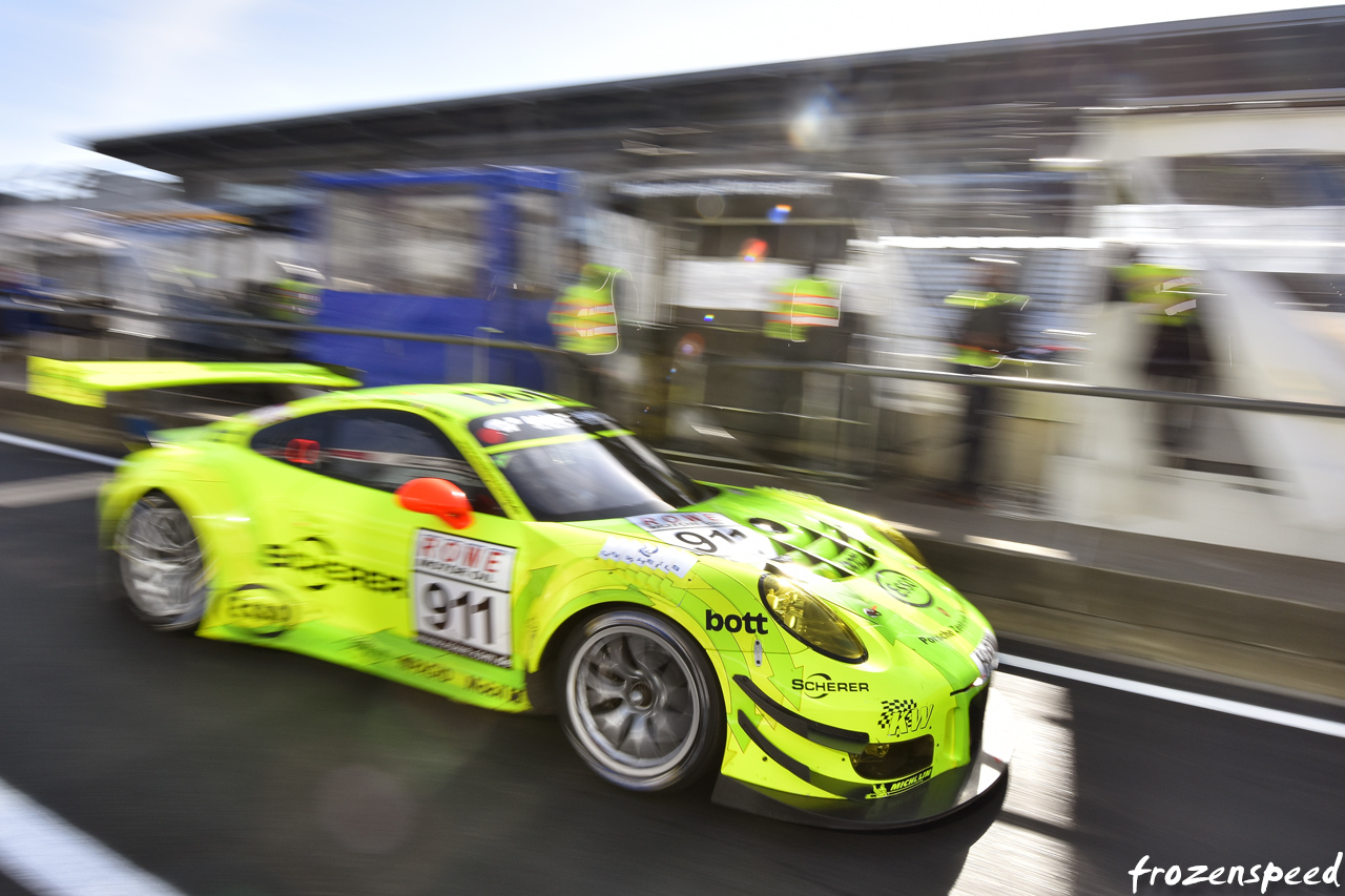 Manthey Racing GT3R pitlane