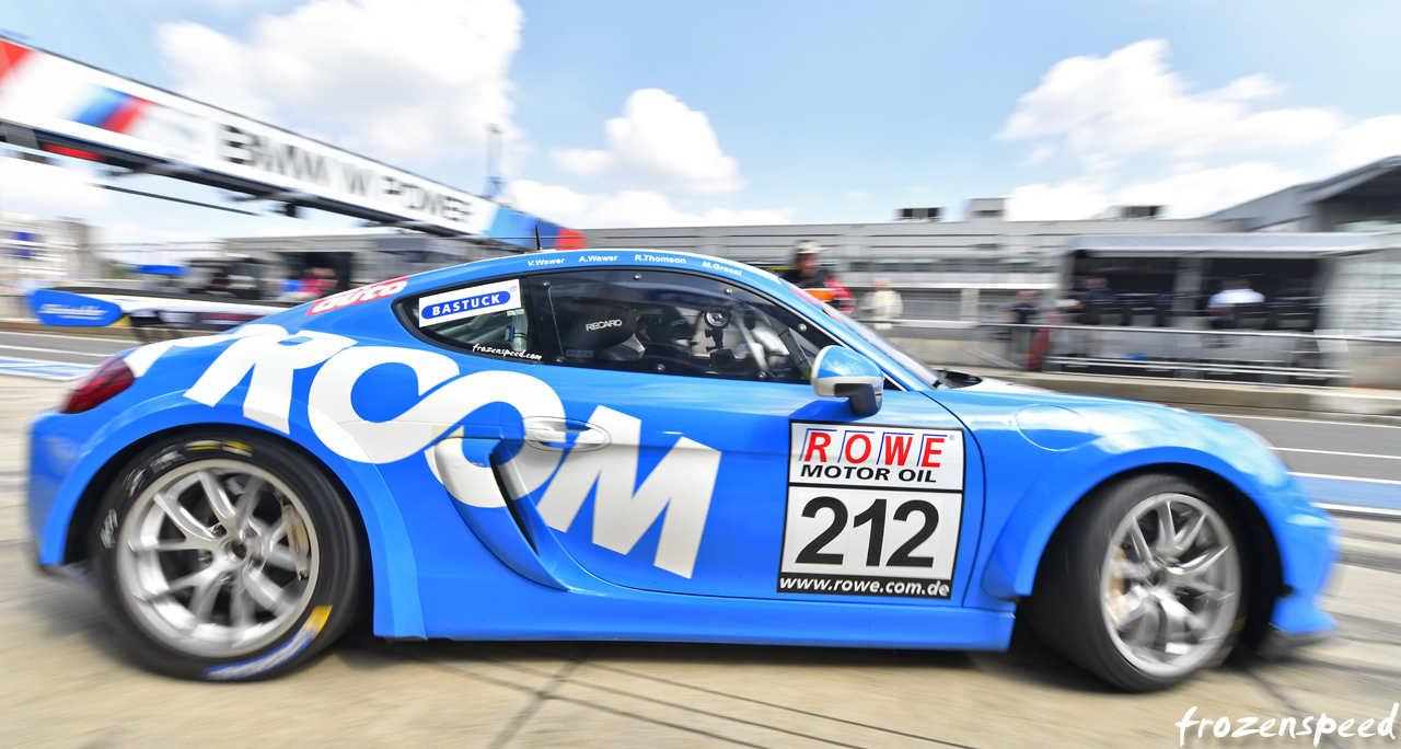 Proom GT4 pitlane