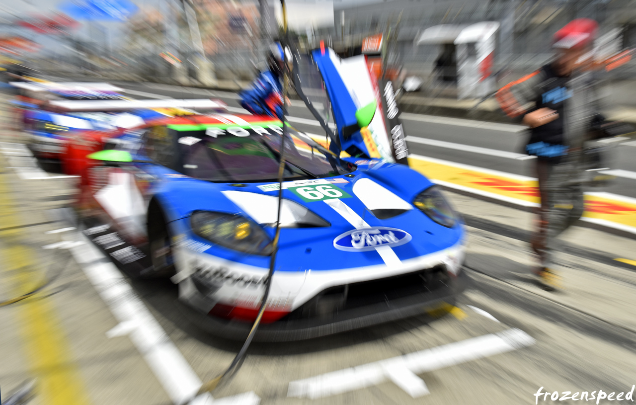 Ford GT pitstop