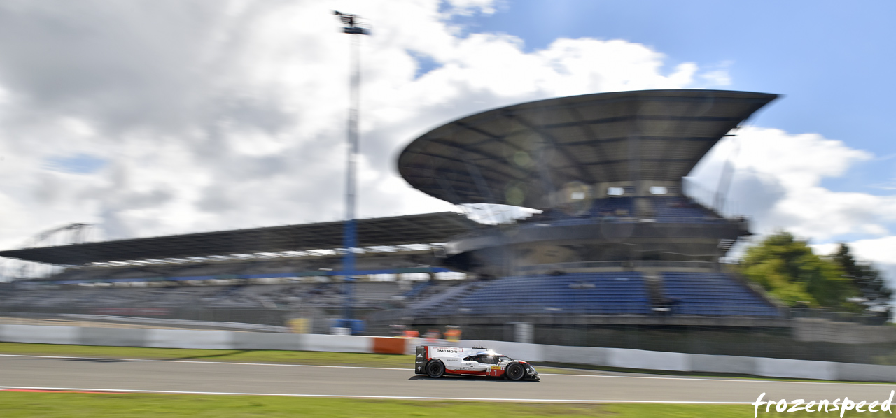 Porsche 919 grandstands