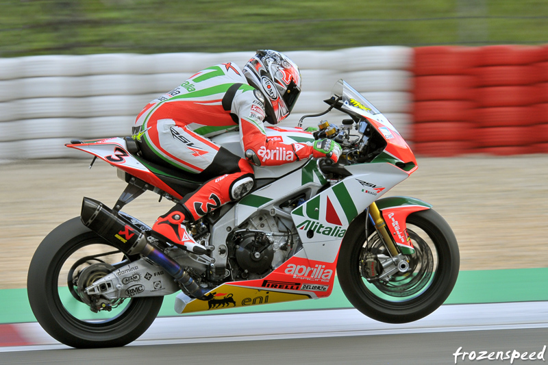 Max Biaggi wheelie