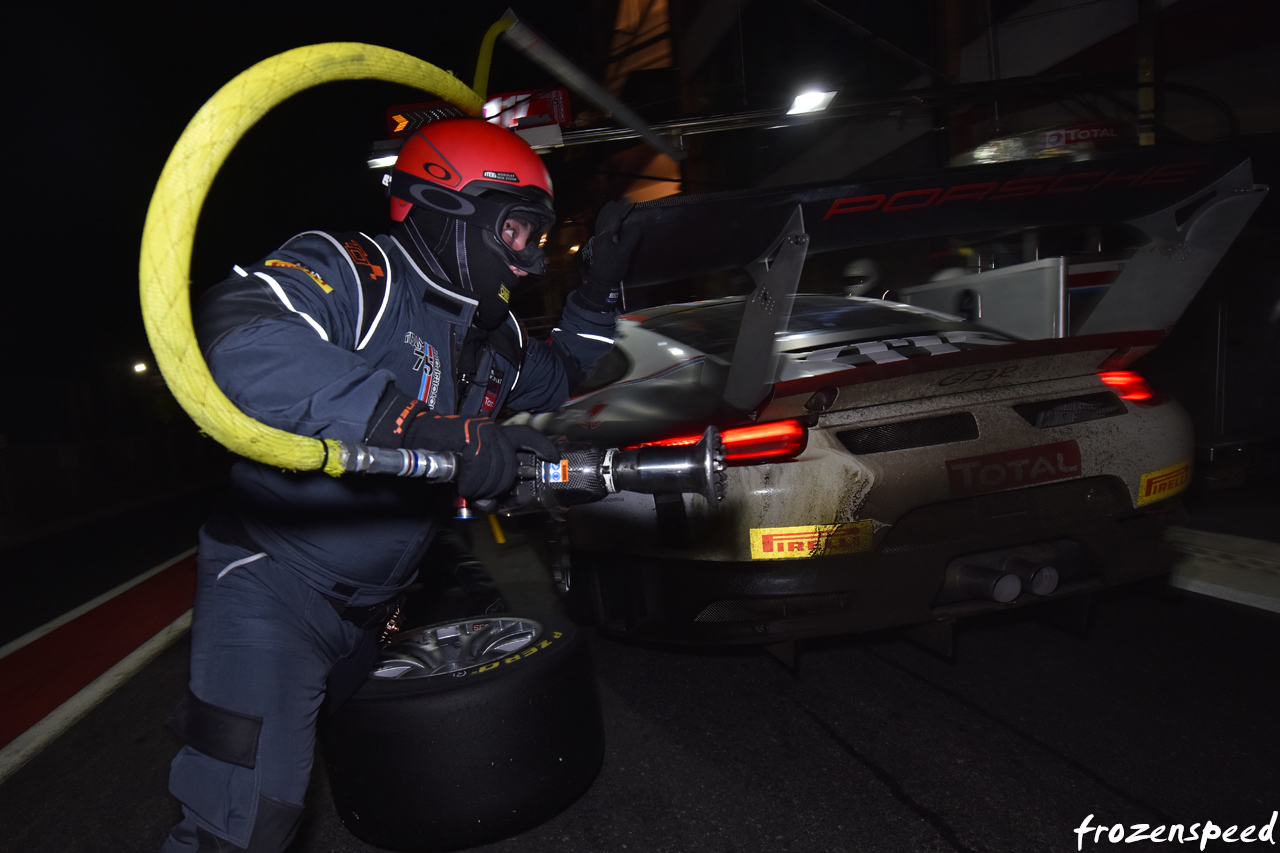 Kues Team Bernhard 77 pitstop Spa 24h